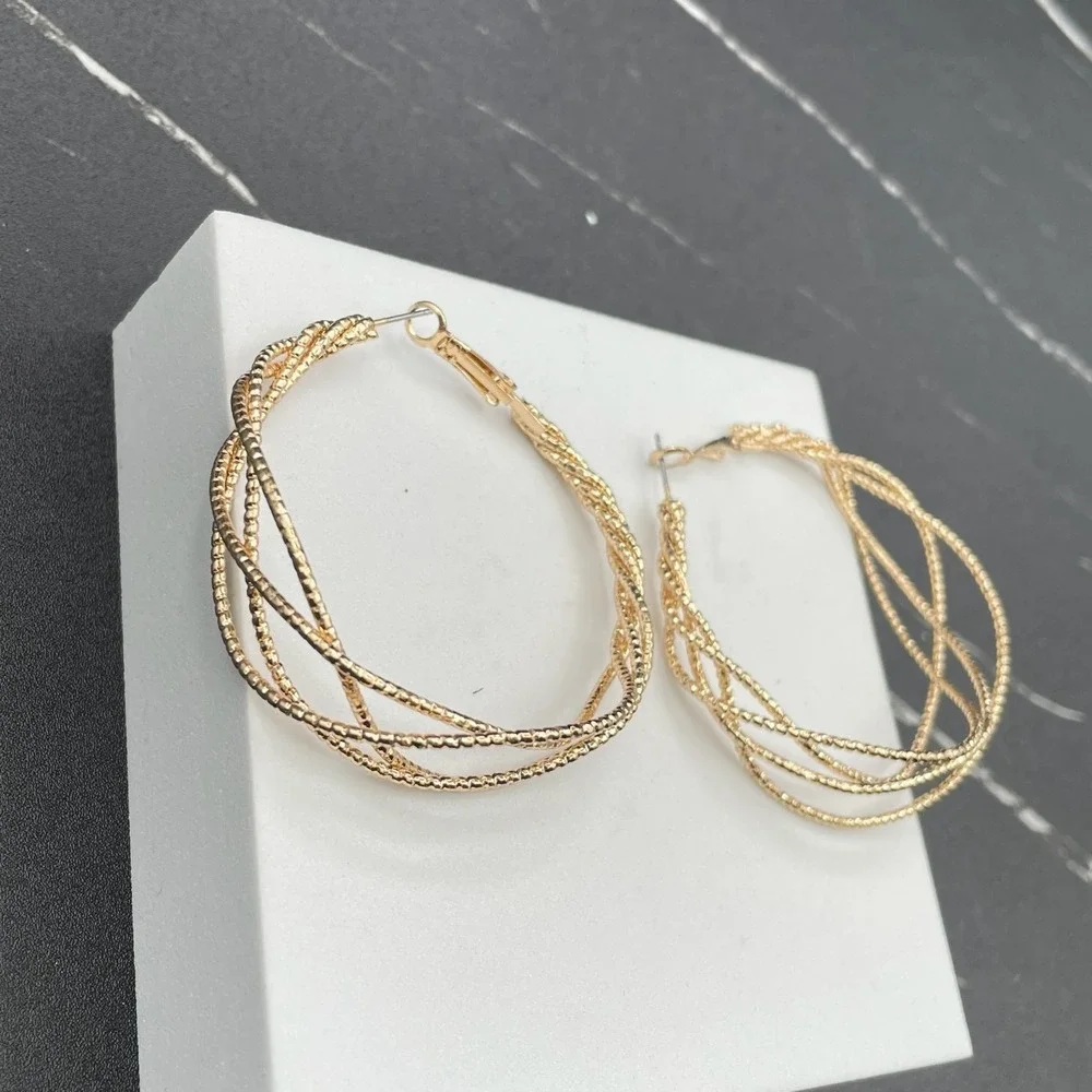 Contemporary Gold-Tone Textured Coral‎ Snake Wire Basket Weave Hoop Earrings